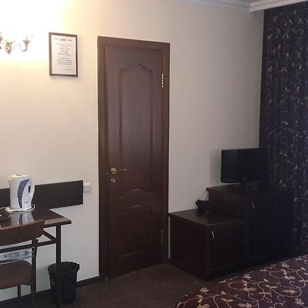 אלמטי Salem On Tulebaeva Street Hotel מראה חיצוני תמונה